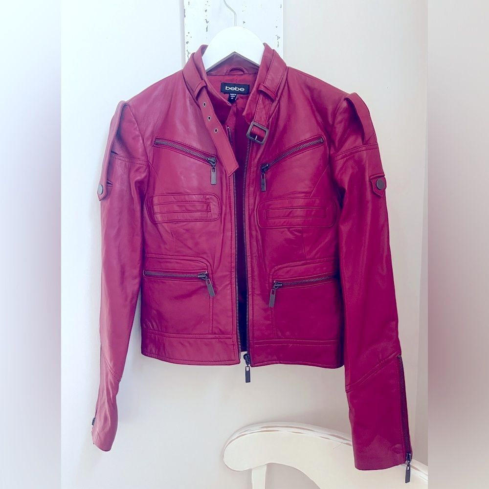 Women's Vintage RED Leather
Moto Jacket By BEBE! Size XS;NWOT! Perfect Condition